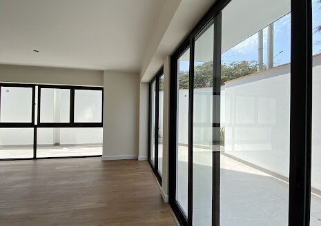 SE VENDE DEPARTAMENTO FLAT EN PRIMER PISO EN SANTIAGO DE SURCO CON ENTREGA INMEDIATA