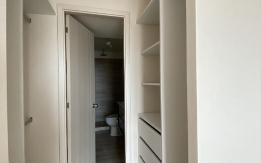 SE VENDE DEPARTAMENTO EN MIRAFLORES DE 3 DORMITORIOS DE ESTRENO.